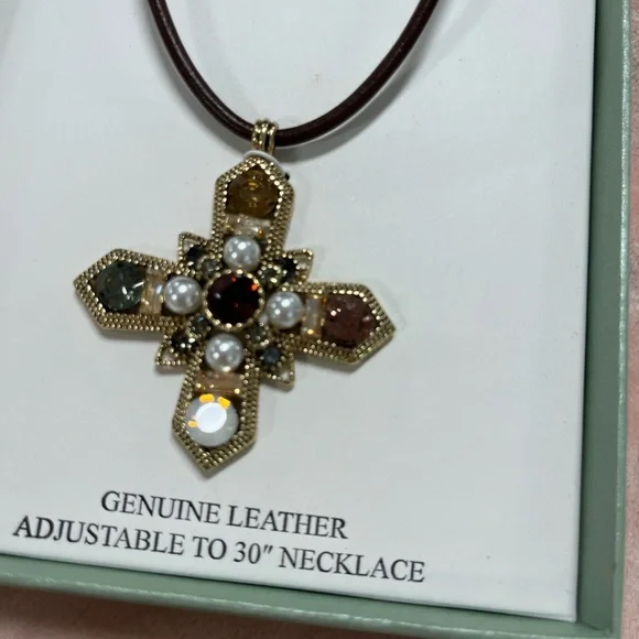 NWT ⚜️🤎⚜️ ATTERRI Genuine Leather Necklace with Jeweled Cross Pendant - Picture 7 of 12